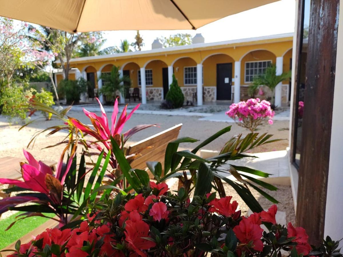 HOTEL VILLA GABRIELA -Restaurante desayunos, Ecoturs terrestres, Celestun Eksteriør billede